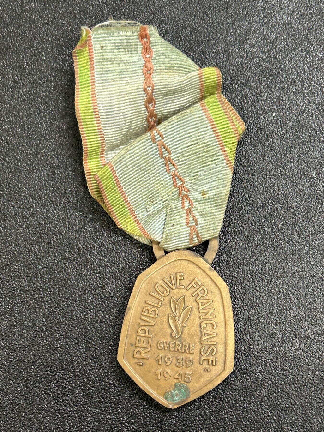 西秦中古拍卖第七十二期 法国二战胜利奖章