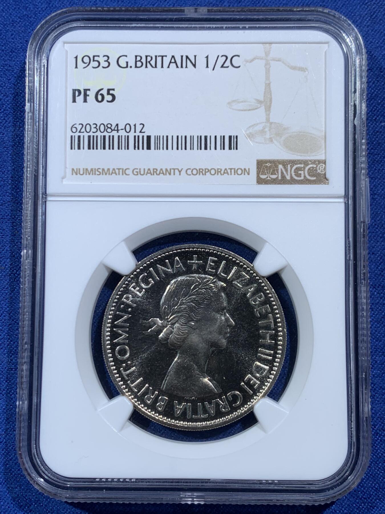 《竞宝斋》第454场 周日，周一 2场连拍 （全场包邮，欢迎送拍） NGC PF65 英国1953年伊丽莎白二世女王加冕首年精制半克朗 少见高分