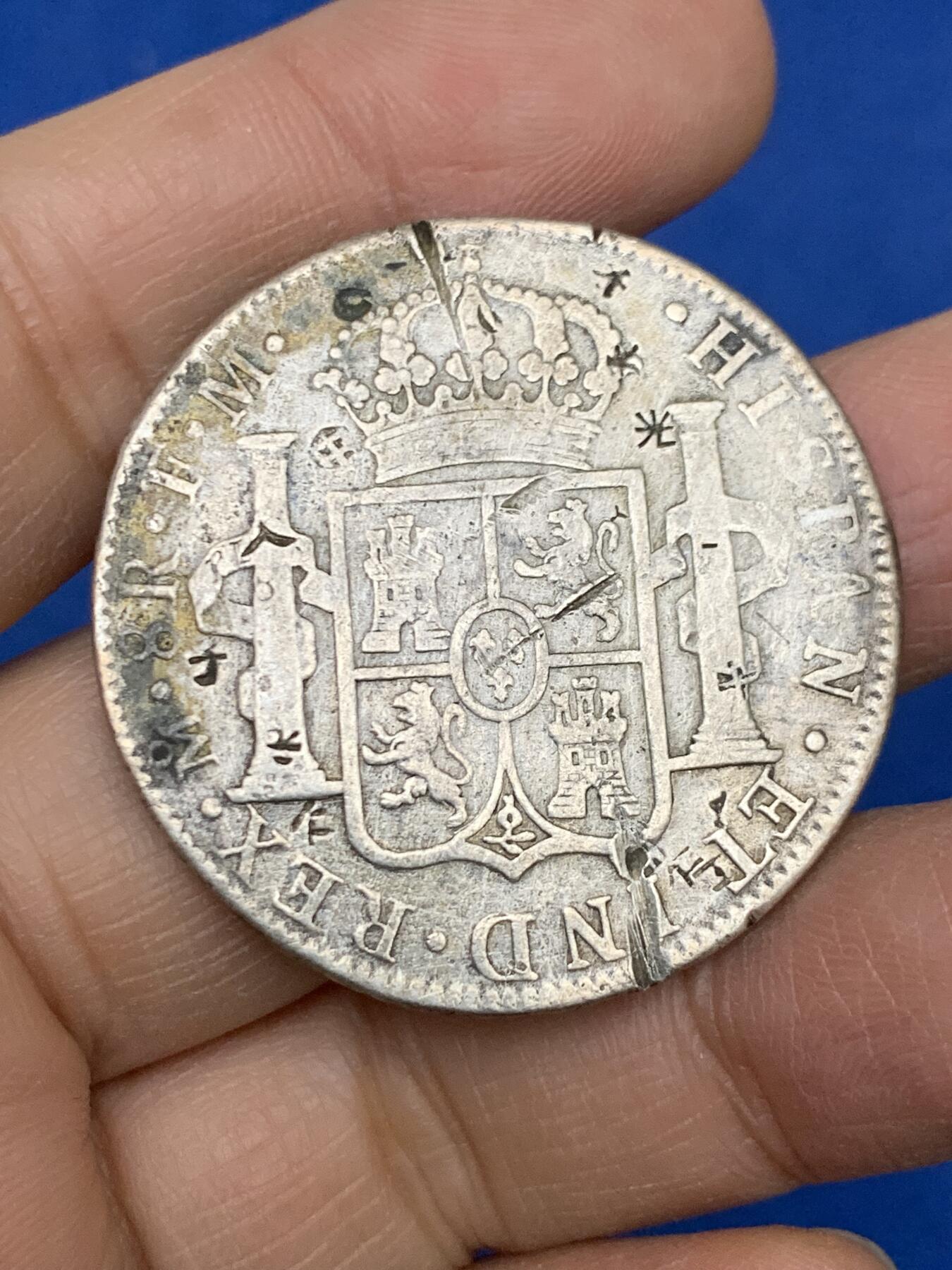 《竞宝斋》第454场 周日，周一 2场连拍 （全场包邮，欢迎送拍） 1777好年份特年，西班牙双柱卡洛斯三世，有伤