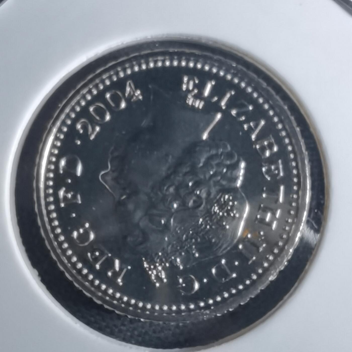 沼泽如烟--第953场 英国2004年5便士