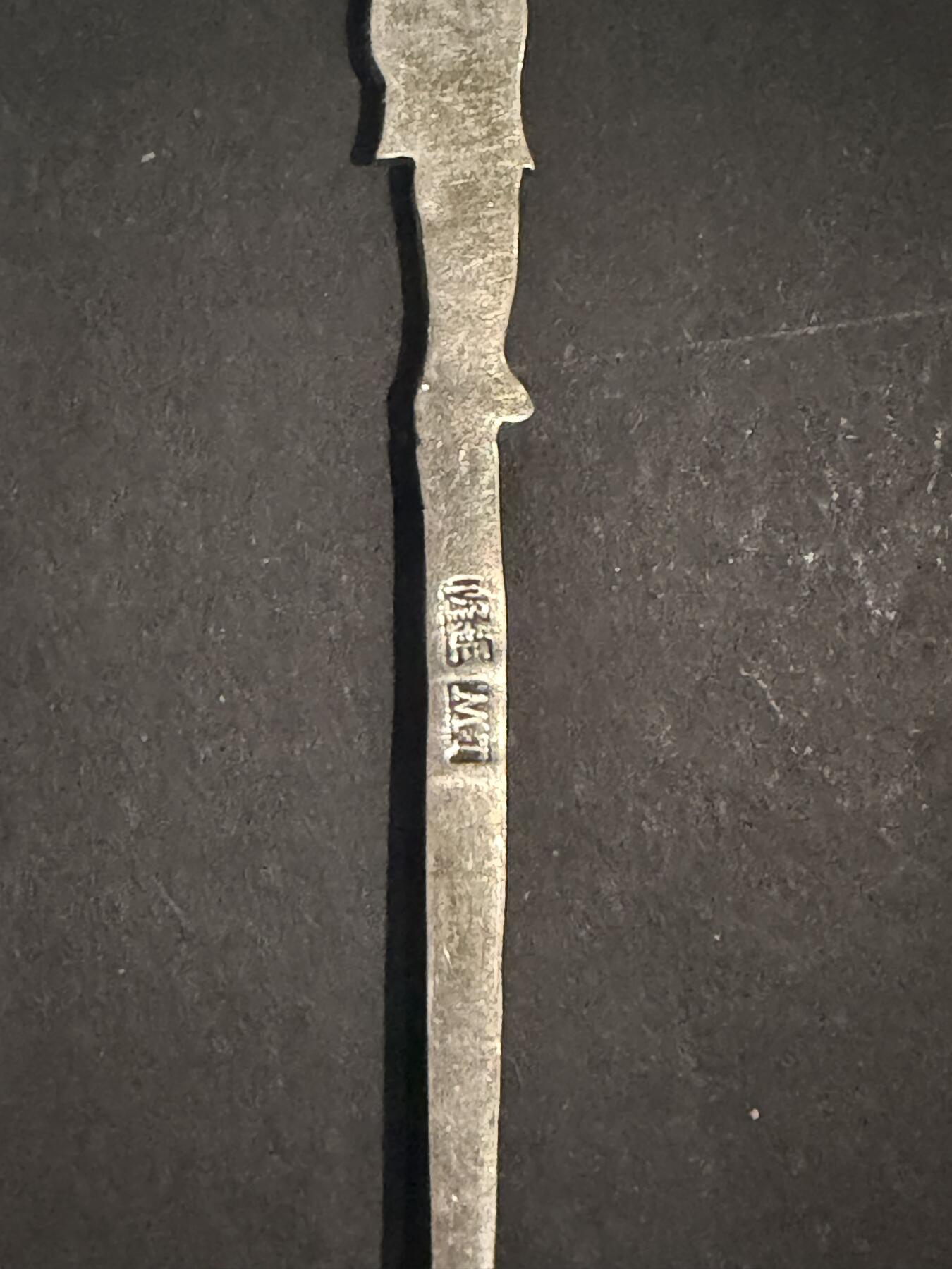 海外回流精品（欧美专场） 欧洲回流清代银勺子两把，12.8cm，32g，有款，工艺精美。