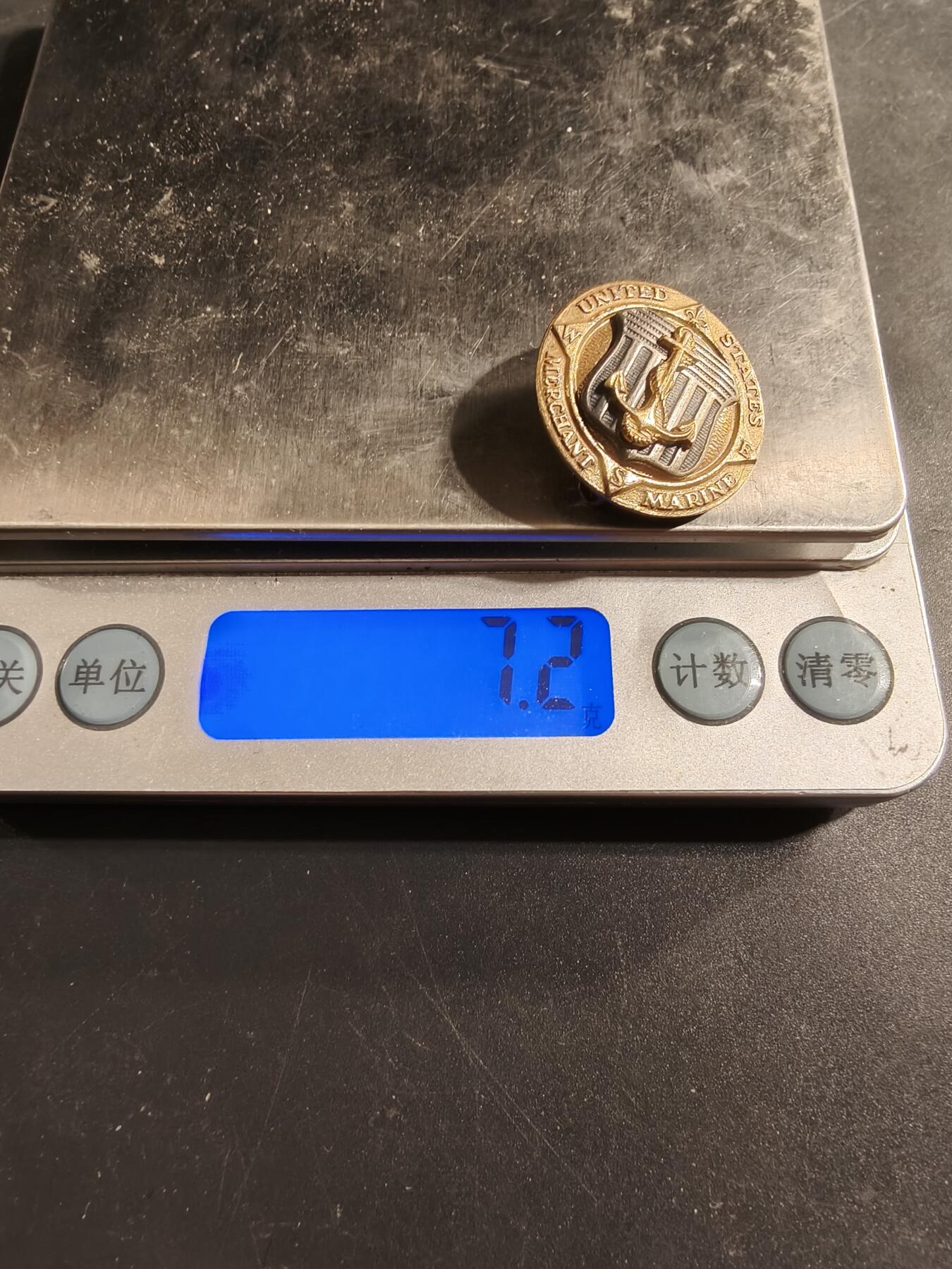 老王徽章第174期 美国二战海军商船队证章    925银镀金   珠宝商AECO.Utica造     二战时期横针版     7.2g 