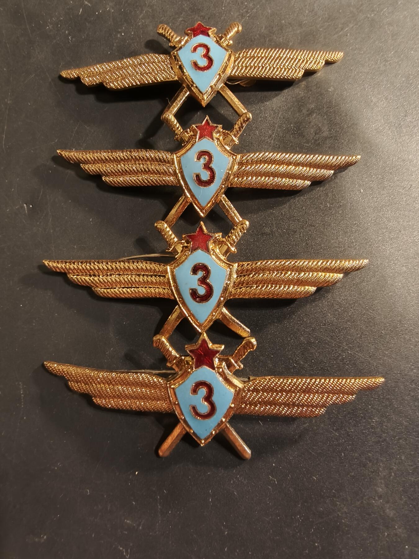 老王徽章第174期 苏联空军飞行员3级技能章一组4枚