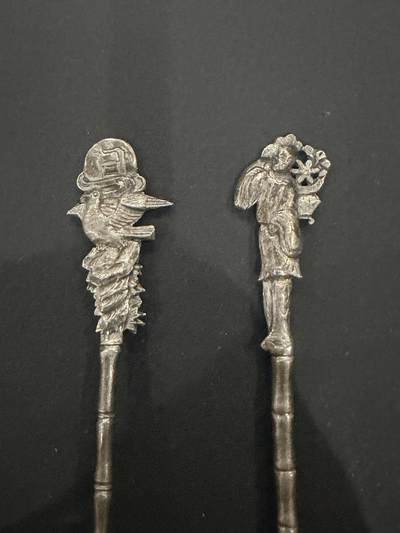 海外回流精品拍卖（五一专场） 欧洲回流清代银勺子两把，12.8cm，32g，有款，工艺精美。