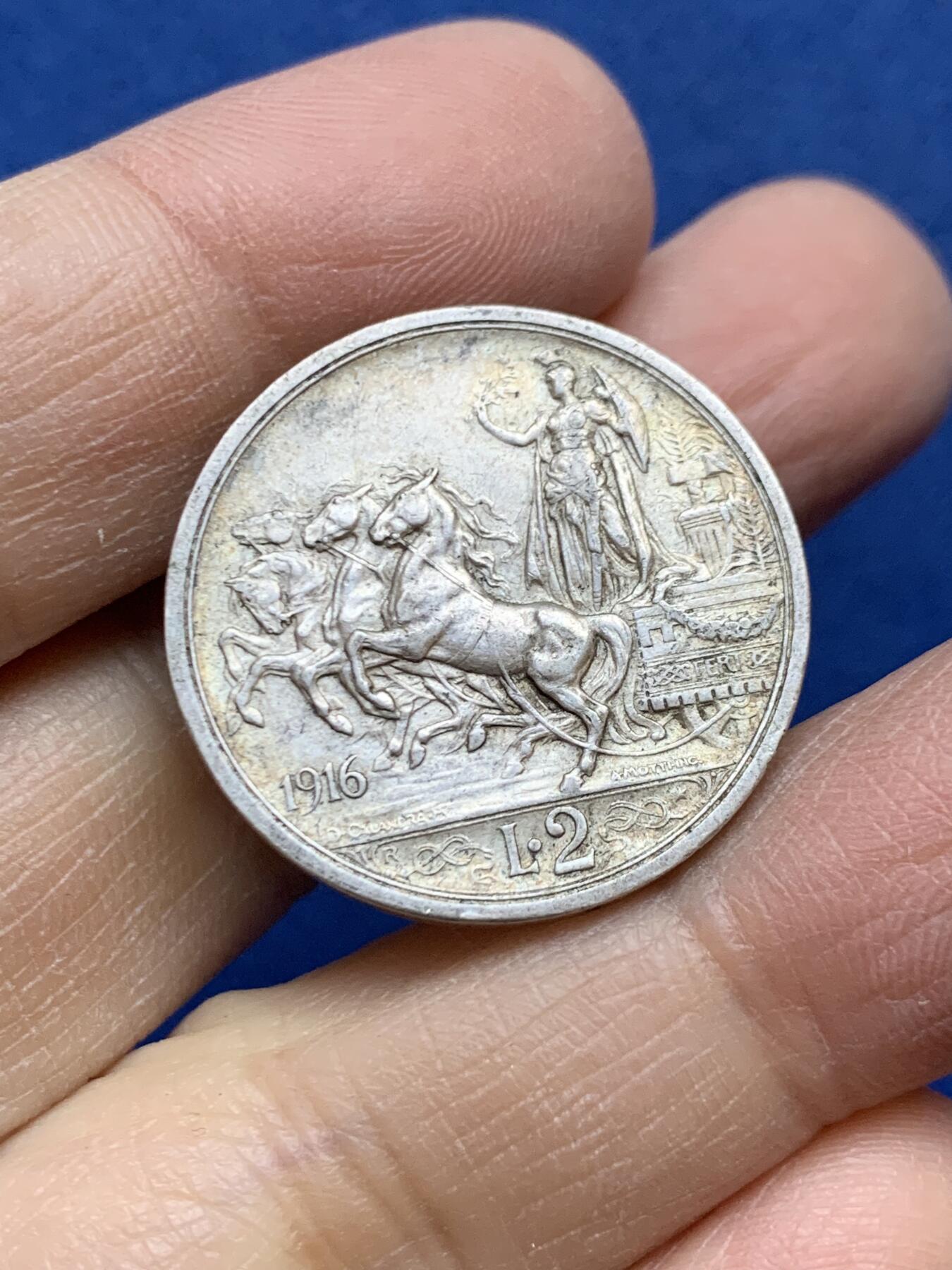 《竞宝斋》第454场 周日，周一 2场连拍 （全场包邮，欢迎送拍） 意大利1916年马车2里拉银币 经典设计