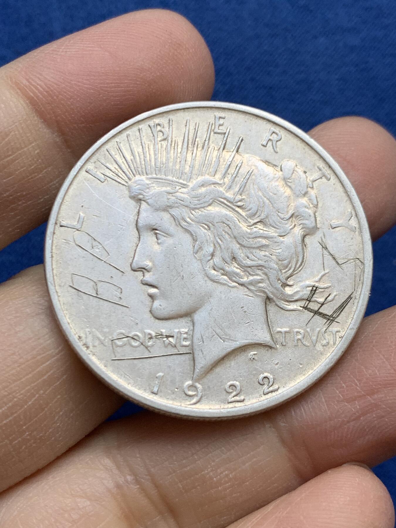 《竞宝斋》第454场 周日，周一 2场连拍 （全场包邮，欢迎送拍） 美国1922年和平大银币 正面有划痕