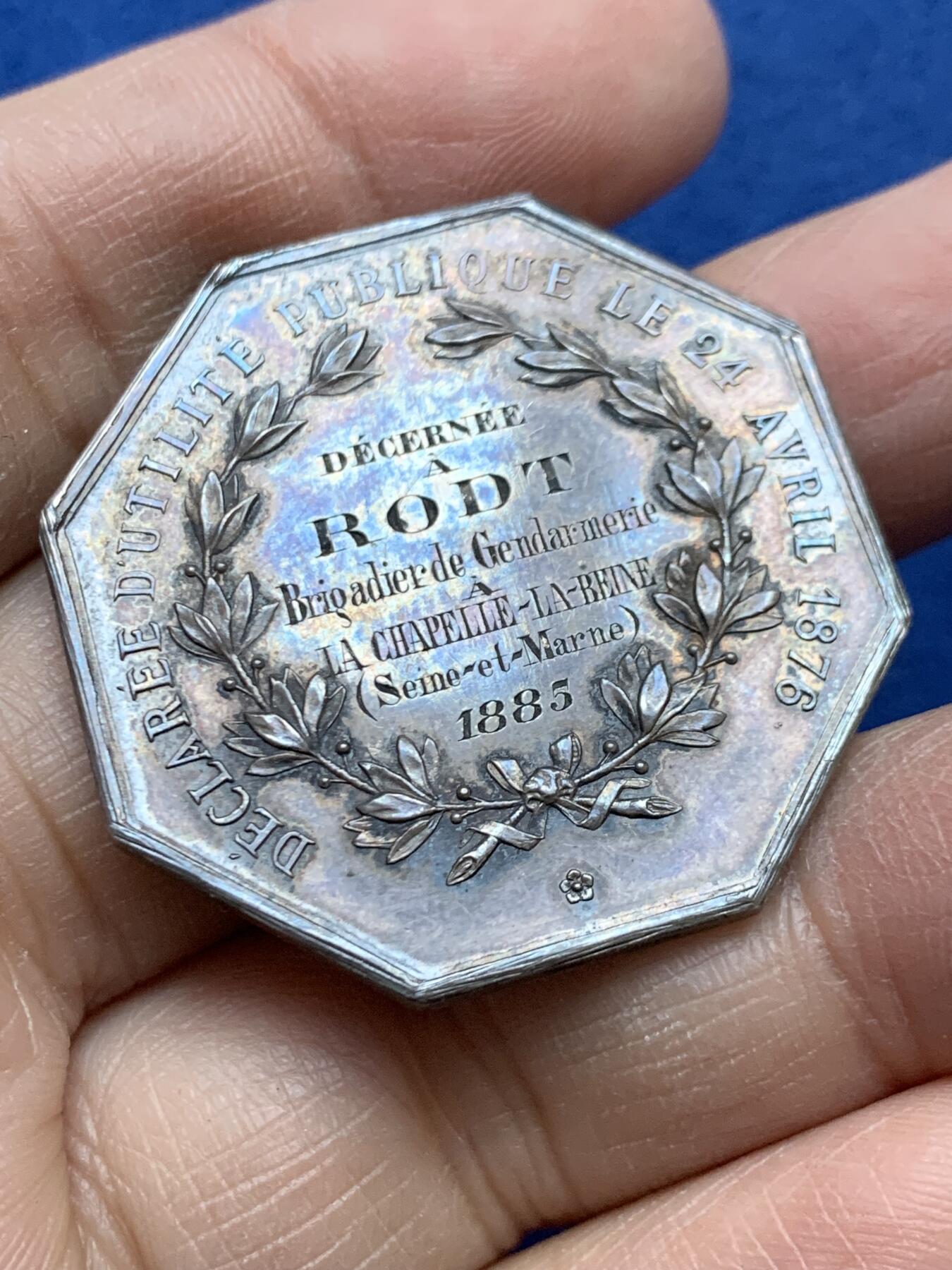 《竞宝斋》第454场 周日，周一 2场连拍 （全场包邮，欢迎送拍） 法国反偷猎保护协会八角银代币 19.8克 36.5mm 丰饶角银标