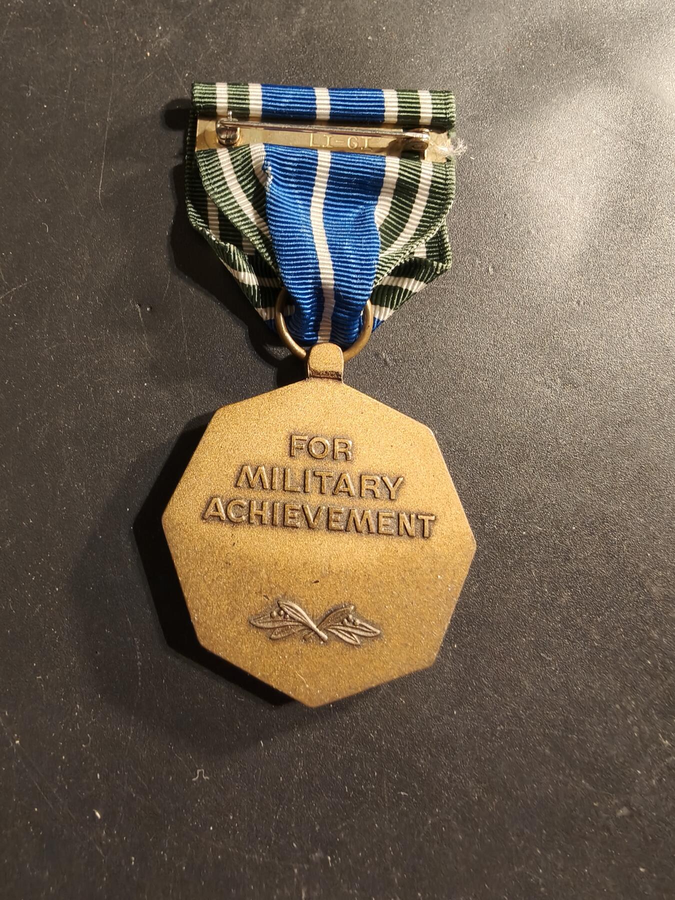 老王徽章第174期 美国陆军军事成就奖章