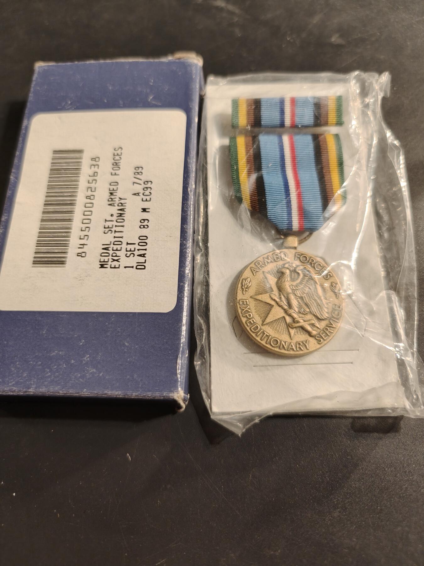 老王徽章第174期 美国武装力量远征奖章    原盒带略