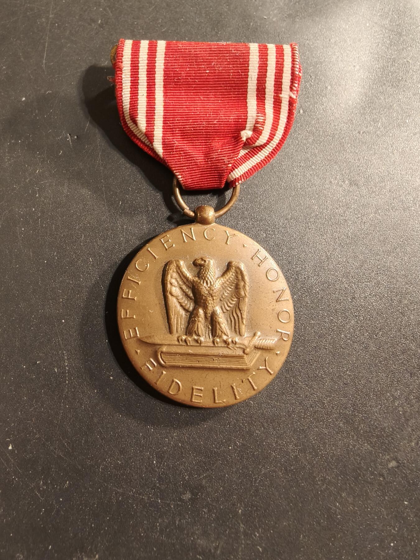 老王徽章第174期 美国陆军品德优良奖章    二战时期