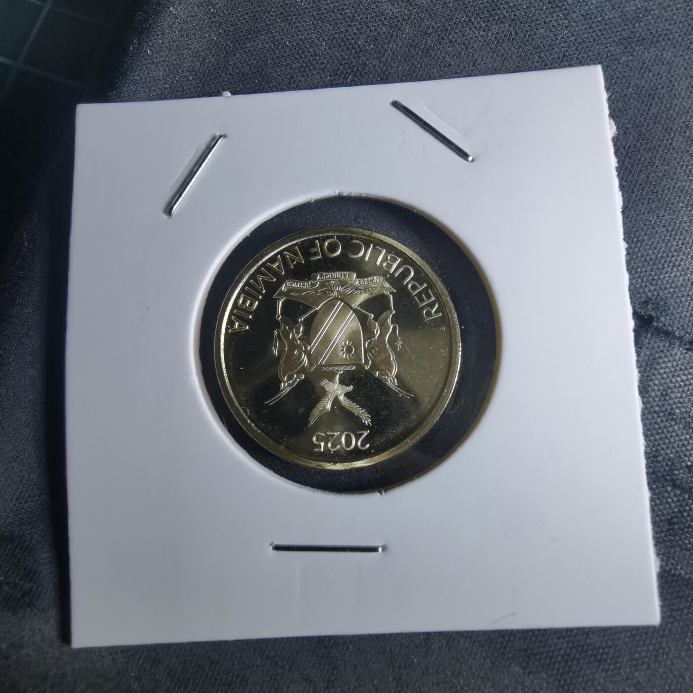 沼泽如烟--第953场 纳米比亚2025年1比索