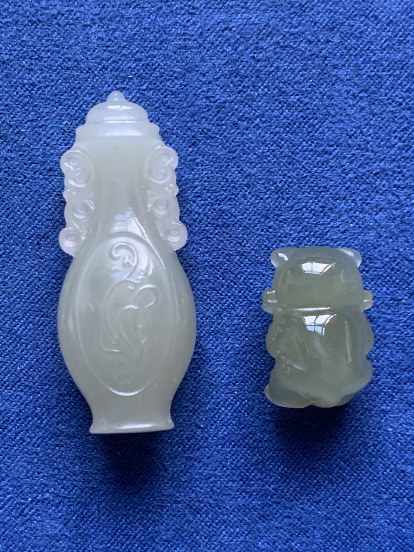 《竞宝斋》第454场 周日，周一 2场连拍 （全场包邮，欢迎送拍） 两枚一组 四季平安玉雕瓶，10克，迷你老虎玉雕小玩意，4.55克，均带证书