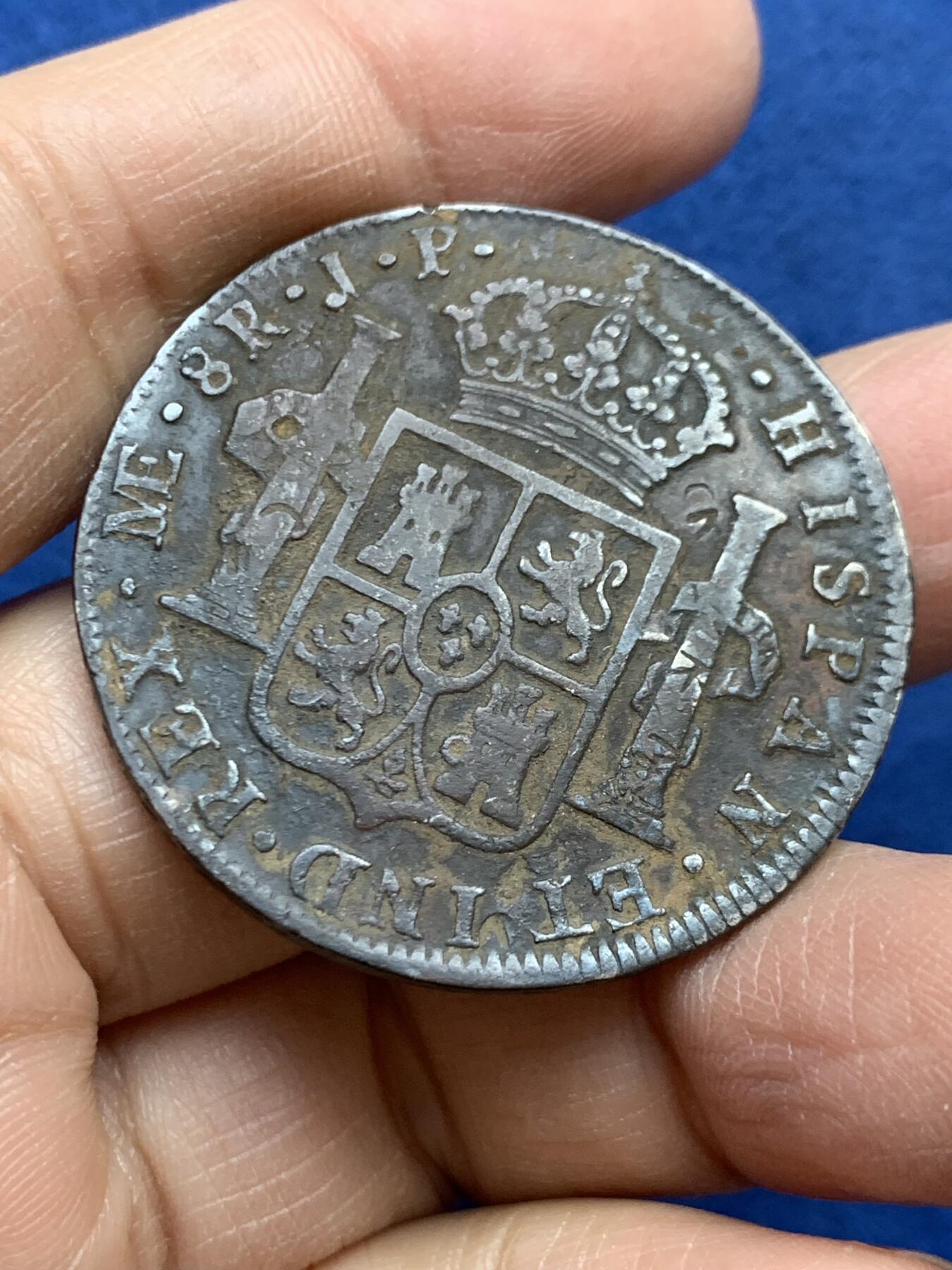 《竞宝斋》第454场 周日，周一 2场连拍 （全场包邮，欢迎送拍） 西班牙1804年卡洛斯四世双柱，黑包浆，有戳记，味道不错