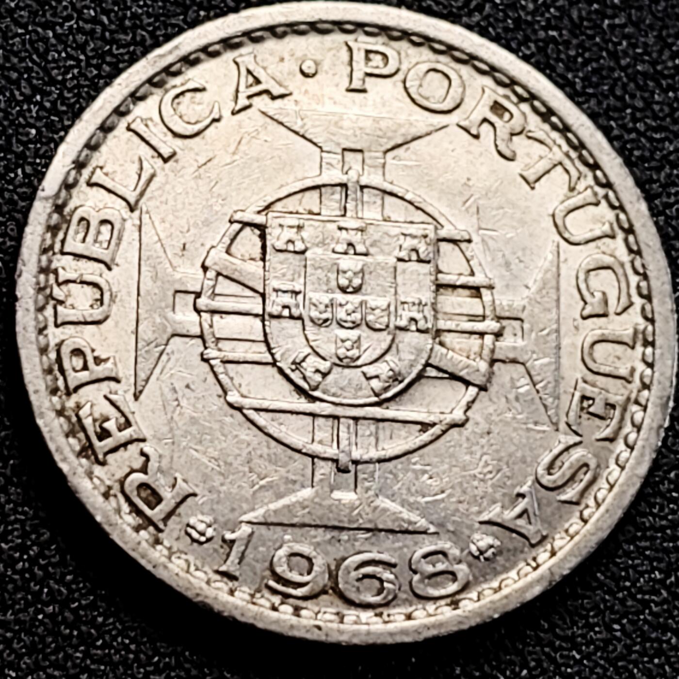 泉币菌-第162场- 新年第五场 精品福利场 1968年 葡属澳门大壹圆镍币 28.5mm