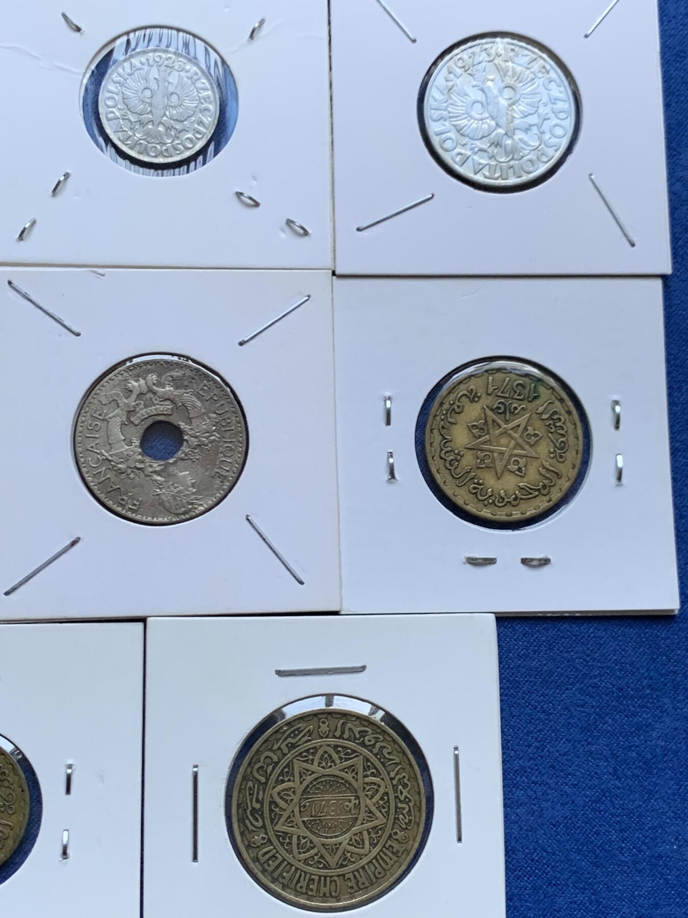 《竞宝斋》第454场 周日，周一 2场连拍 （全场包邮，欢迎送拍） 八枚一组 波兰钱币3枚，摩洛哥钱币3枚和法国钱币2枚