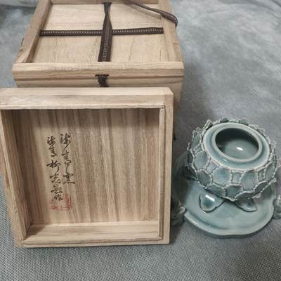 杂项专场 - 高丽青瓷 香炉 清秀作 高9.5厘米 底座宽13.5厘米 ，全品无磕，就是缺个盖子。