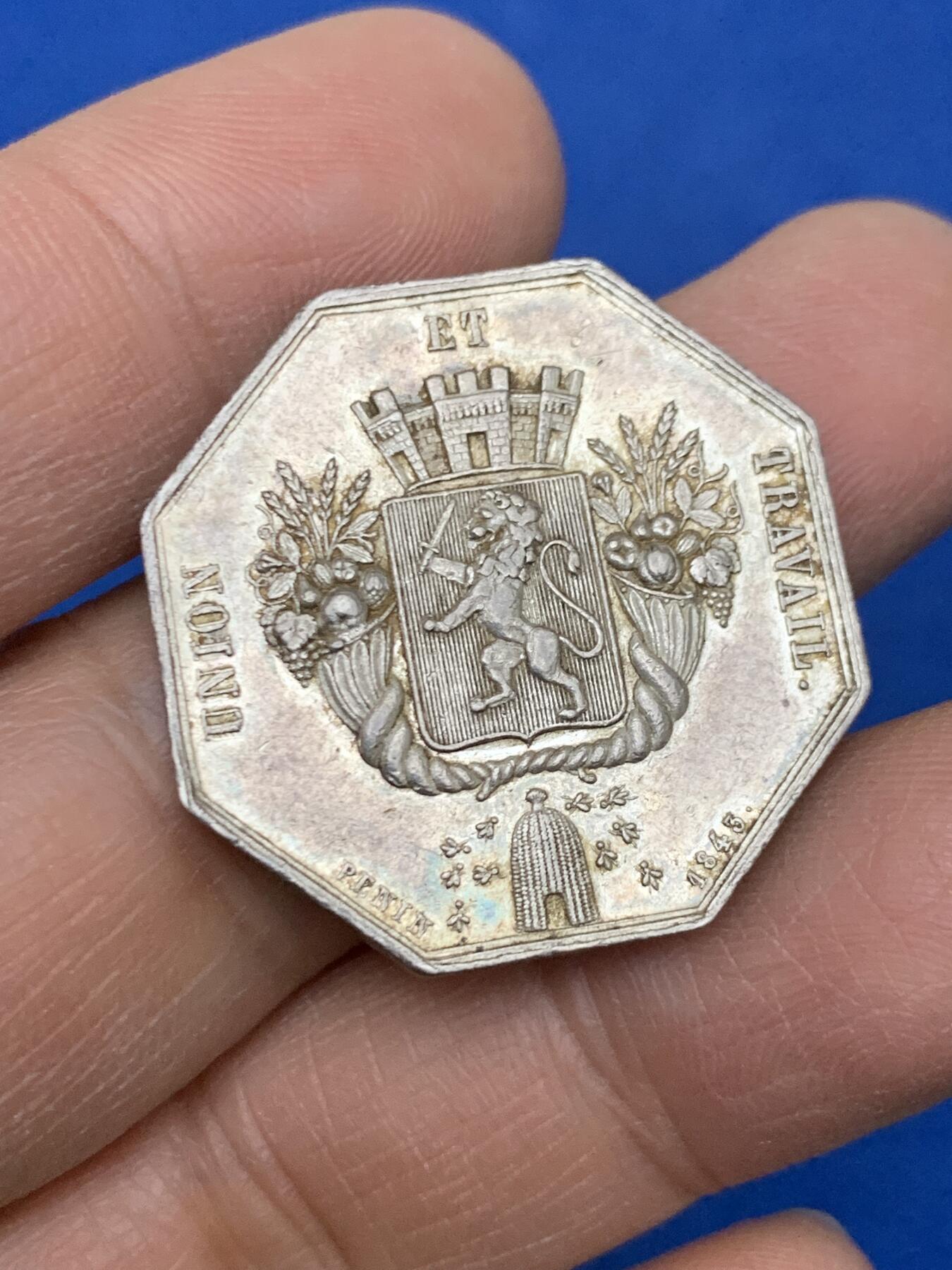 《竞宝斋》第454场 周日，周一 2场连拍 （全场包邮，欢迎送拍） 法国1843年工会银质八角代币，29.5mm，13.65克，蜜蜂银标边铭。