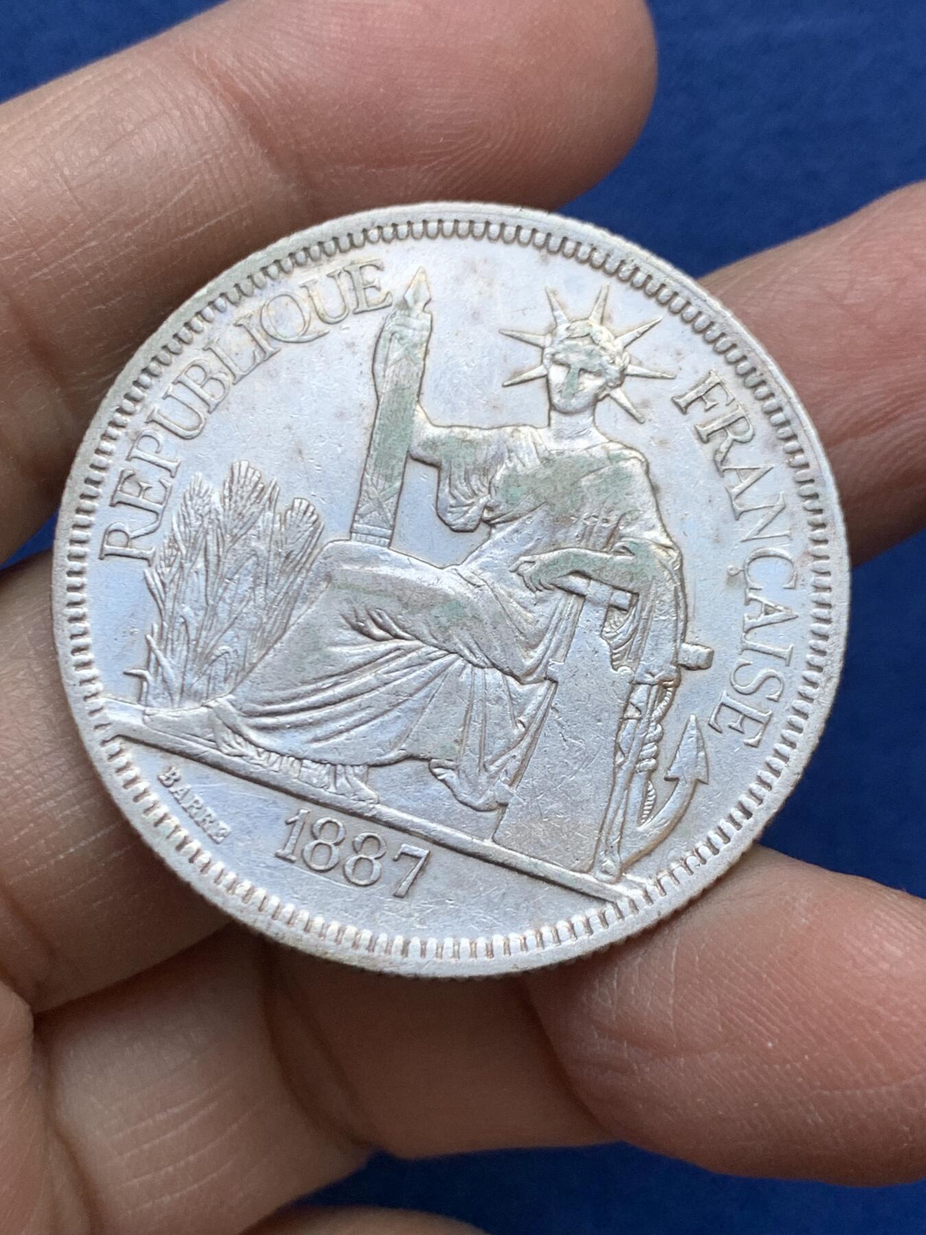 《竞宝斋》第454场 周日，周一 2场连拍 （全场包邮，欢迎送拍） 法属印支1887年坐洋一元银币 加重版