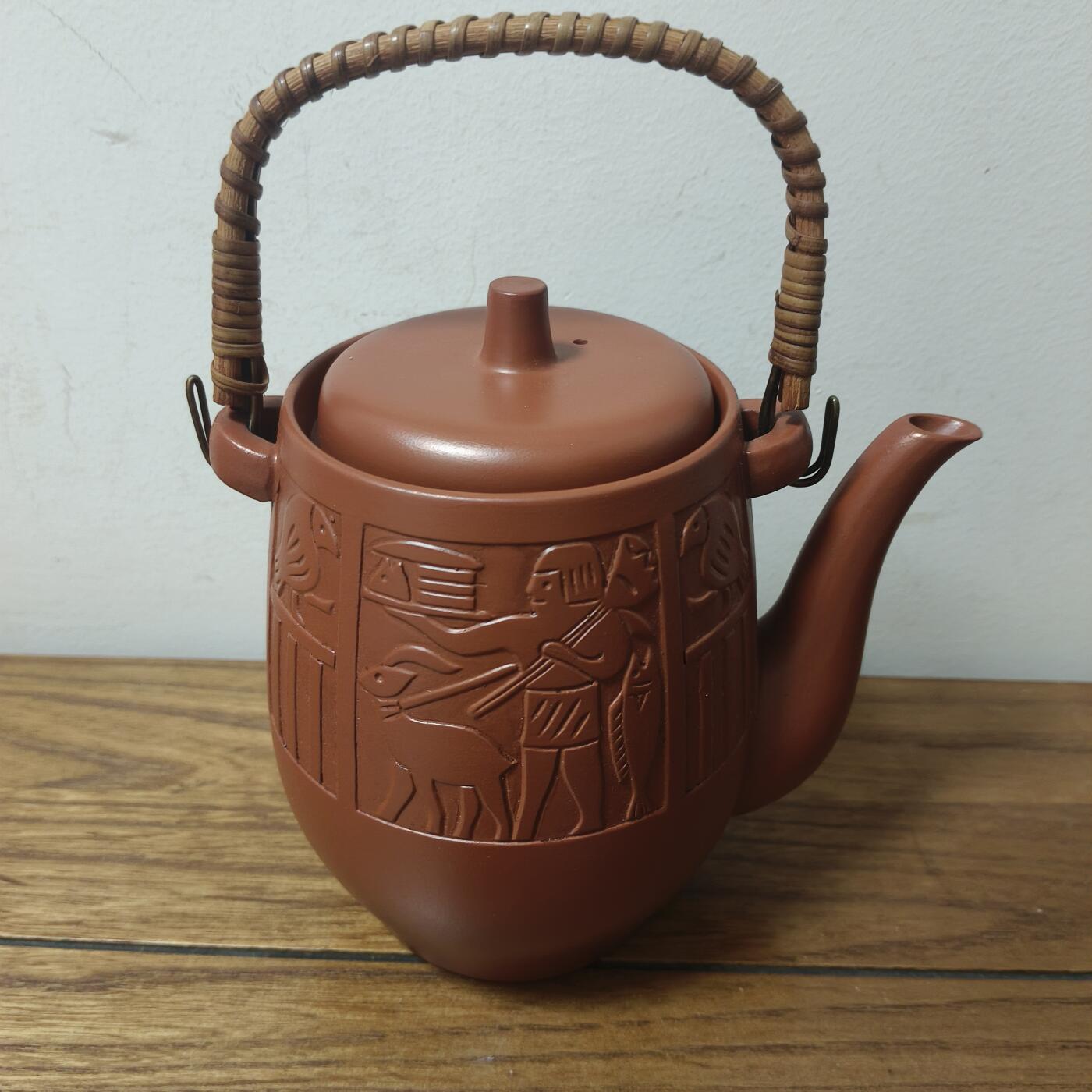 杂项专场 常滑朱泥提梁壶 全新未使用。高度13.5厘米 肚径最大10.5厘米