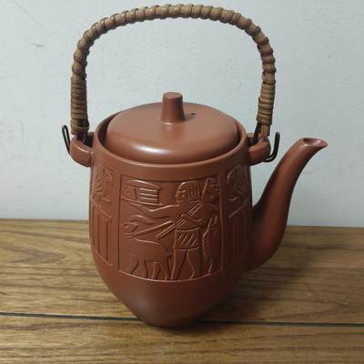 杂项专场 - 常滑朱泥提梁壶 全新未使用。高度13.5厘米 肚径最大10.5厘米