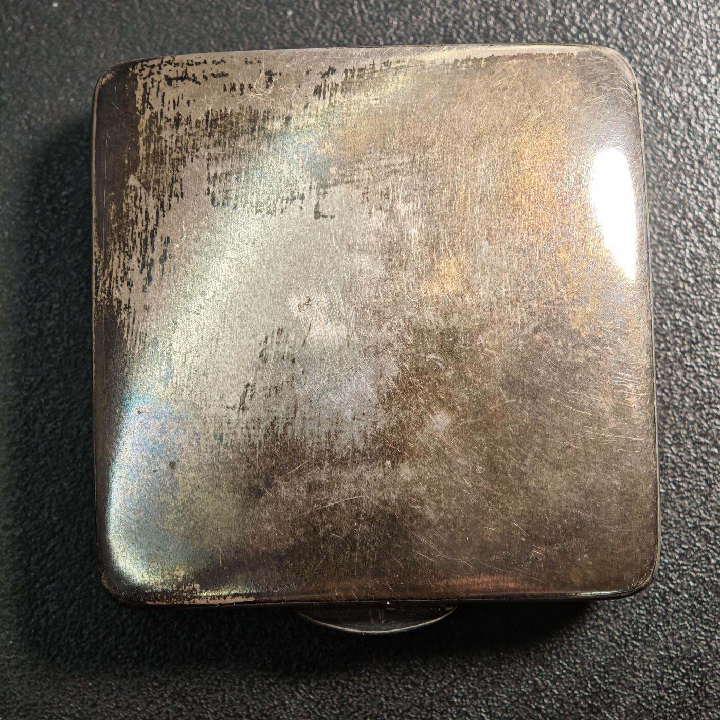 【德藏】世界币章拍卖第160期 1938年 英国谢菲尔德烟丝银盒 925银 银盒 原味包浆 直径约：56.5mm；重约：55.8g