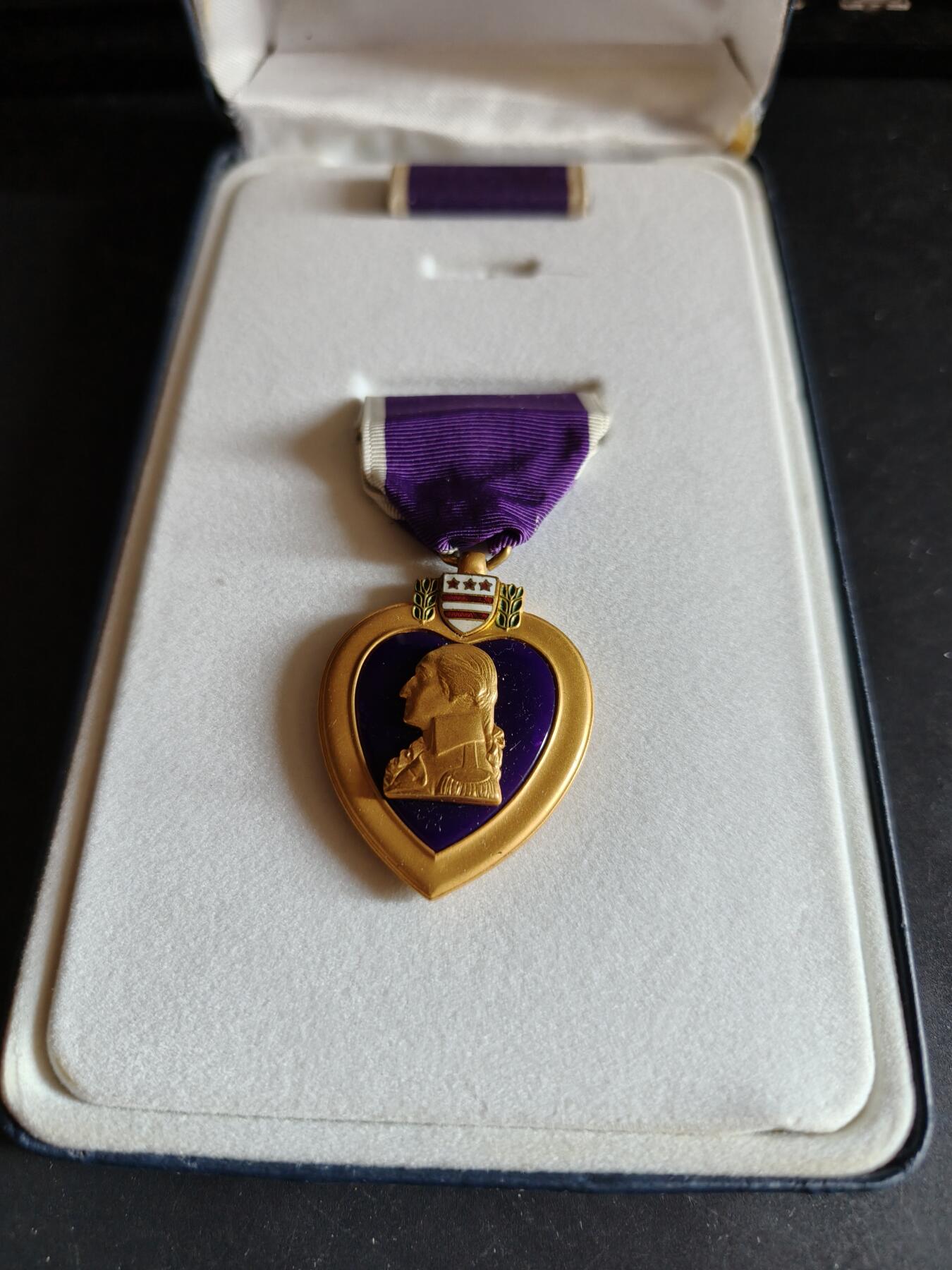 老王徽章第174期 美国紫心勋章    原盒带略