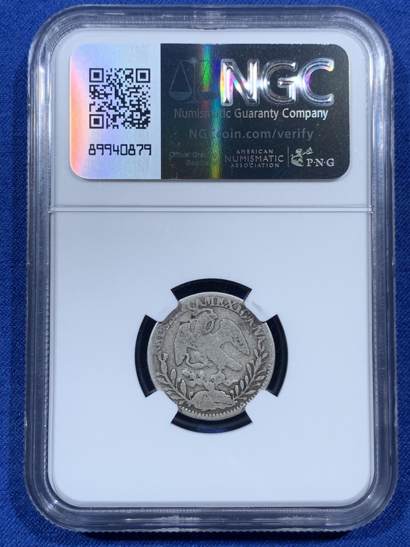 《竞宝斋》第454场 周日，周一 2场连拍 （全场包邮，欢迎送拍） 两枚一组 NGC VG8 墨西哥鹰洋辅币，辅币较主币数量少的多，一枚为ZS厂1868年2R银币，一枚为ZS厂1829年早期1R银币，出分不易，是为凑品种不二之选，还是N盒连号，收藏佳品，