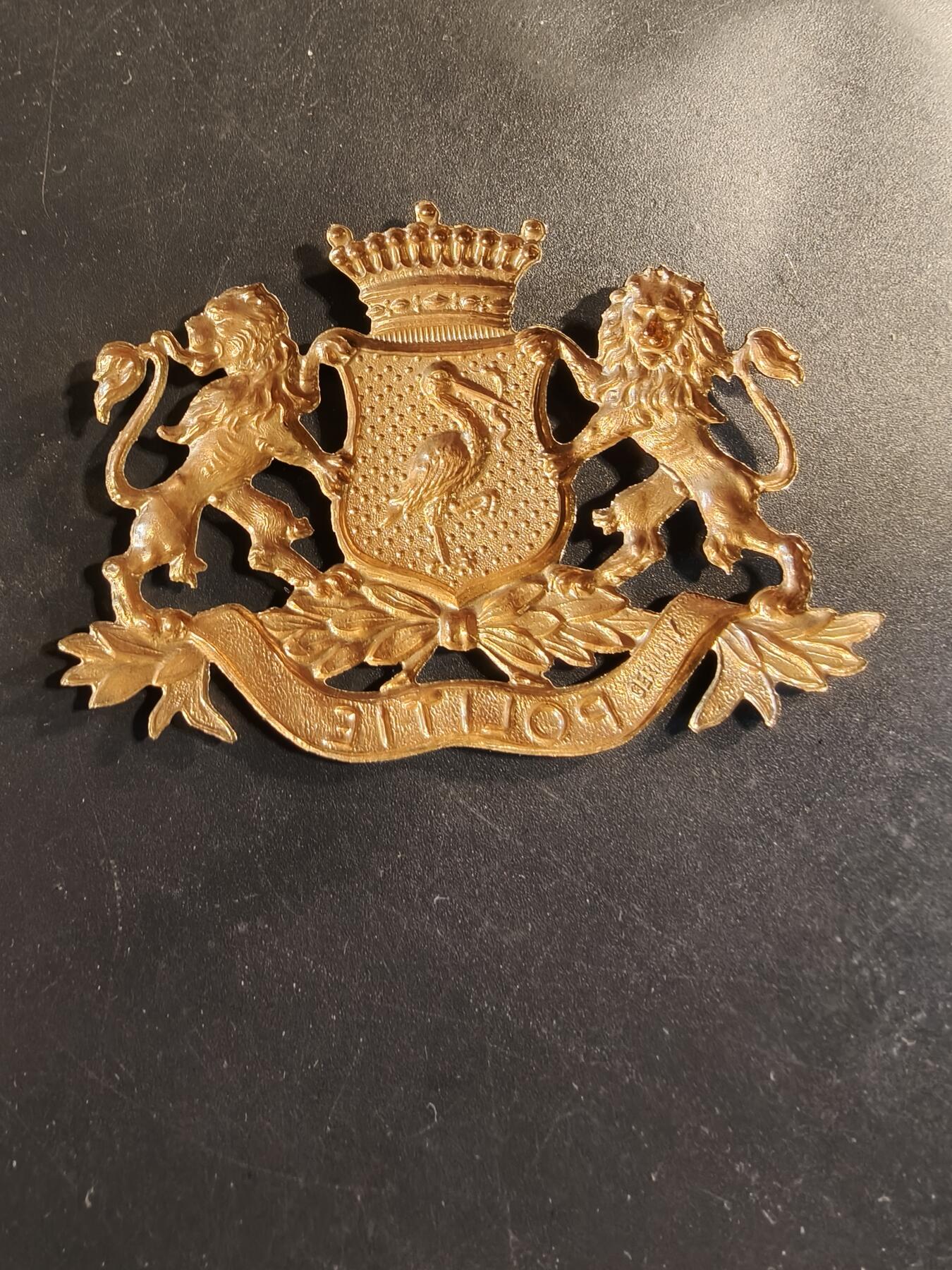 老王徽章第174期 荷兰皇家警察头盔帽徽    大尺寸    缺背杆