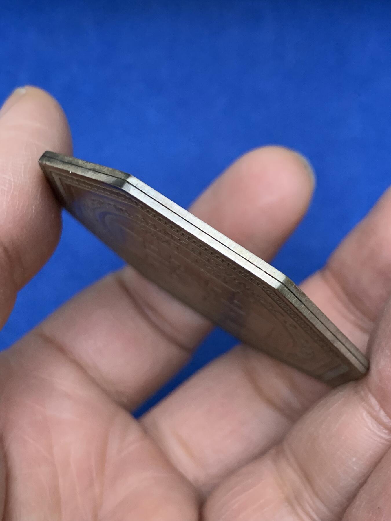 《竞宝斋》第454场 周日，周一 2场连拍 （全场包邮，欢迎送拍） 共济会 耶路撒冷 1994年慈善八角镀银纪念章，带原装说明书。直径：52mm，重：35.78g