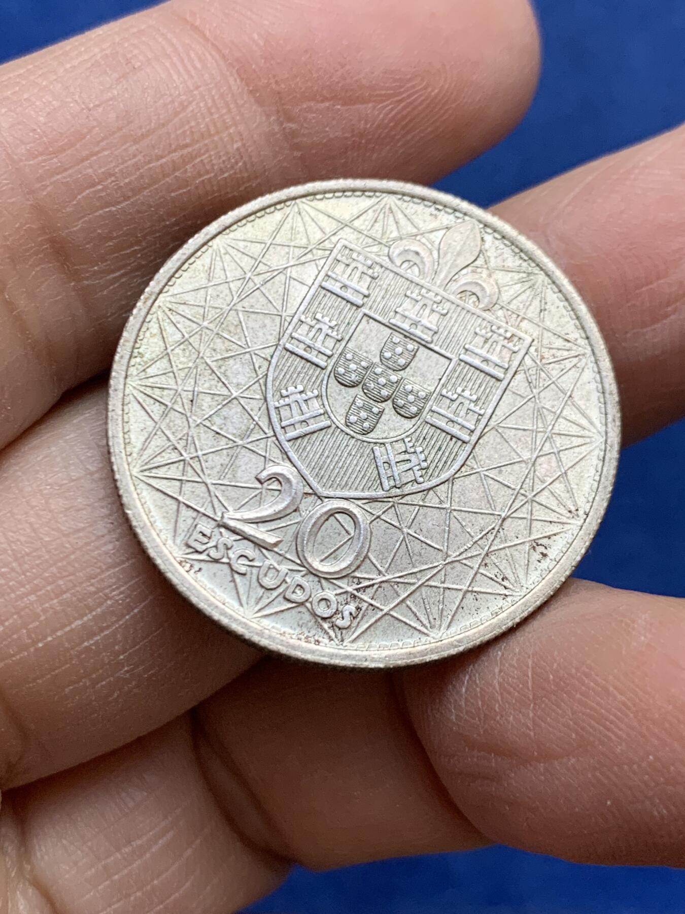 《竞宝斋》第454场 周日，周一 2场连拍 （全场包邮，欢迎送拍） 葡萄牙1966年萨拉查大桥落成20埃斯库多纪念银币 重10克