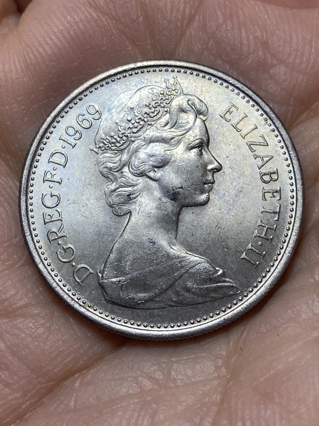 2026年第三场(总第一百七十二场）外国好品散币场(免佣金) 英国🇬🇧1969年5新便士(伊丽莎白二世中年花冠，十进制第一版)