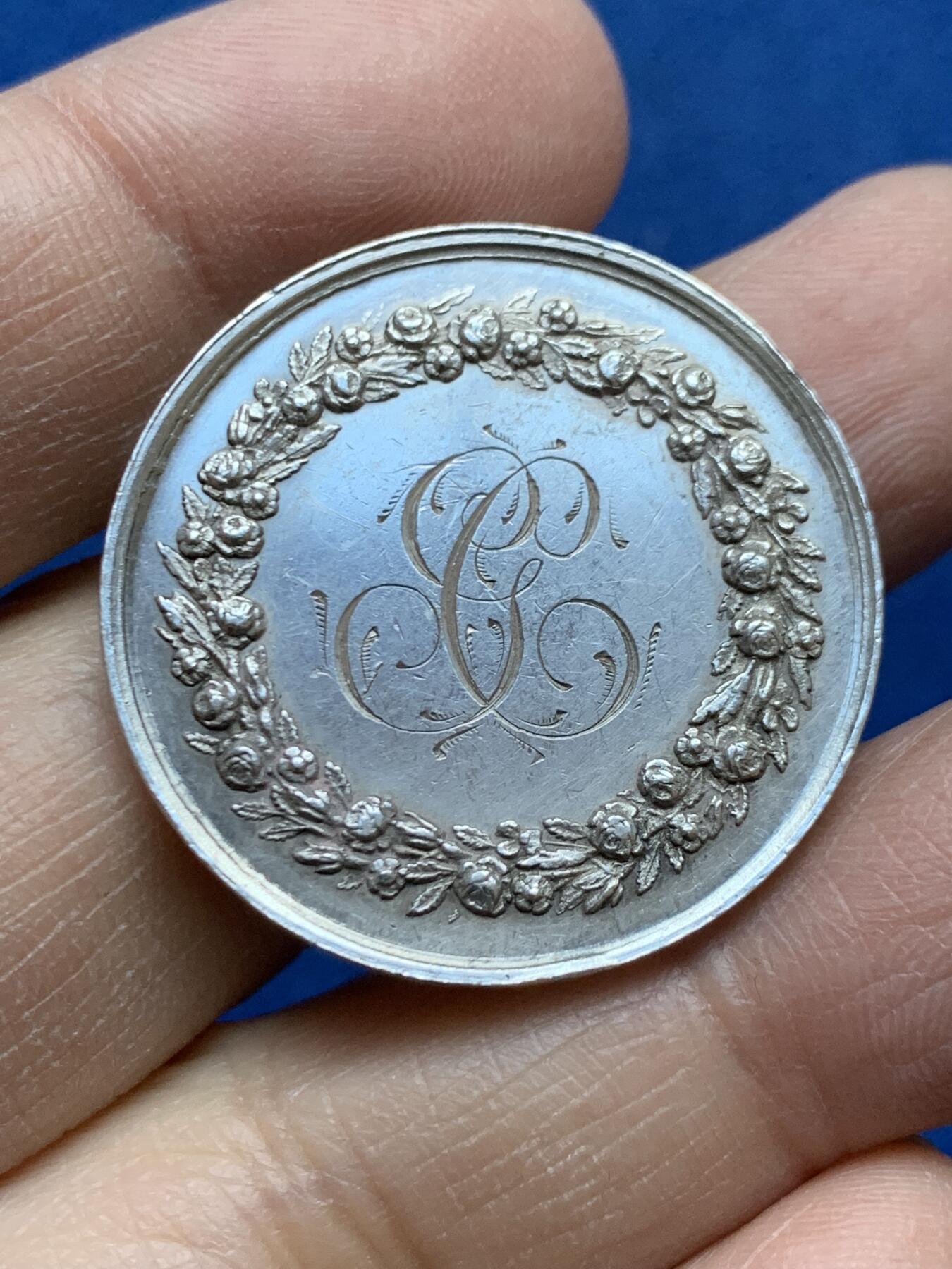 《竞宝斋》第454场 周日，周一 2场连拍 （全场包邮，欢迎送拍） 法国婚姻与爱情纪念银章 1863 蜜蜂银标 13.75克 31.6MM