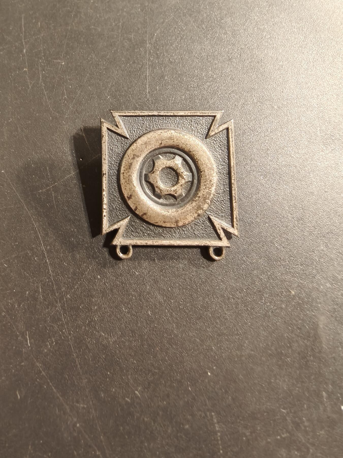 老王徽章第174期 美国陆军神射手技能章   二战时期横针版   925银   8.5g    缺针