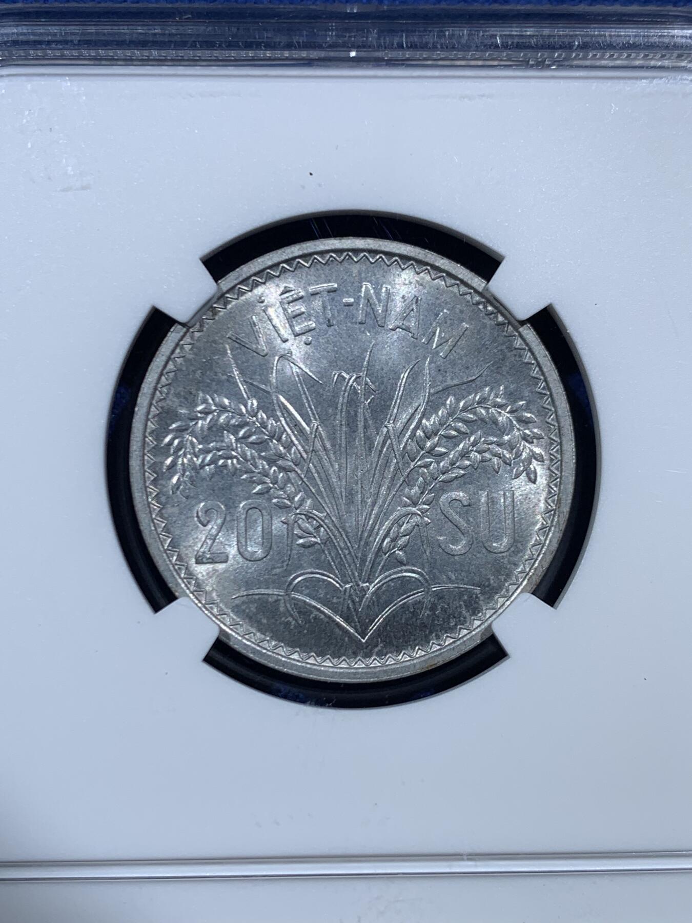 《竞宝斋》第454场 周日，周一 2场连拍 （全场包邮，欢迎送拍） NGC MS65 越南1953年三姐妹20苏 季军分