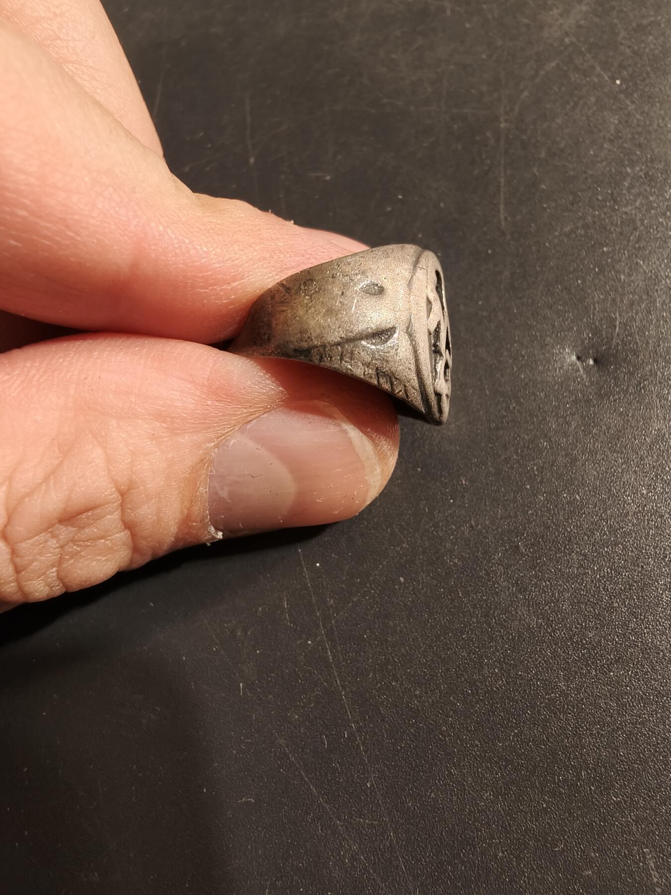 老王徽章第174期 美国海军戒指   925银     有断裂需修补     5.9g