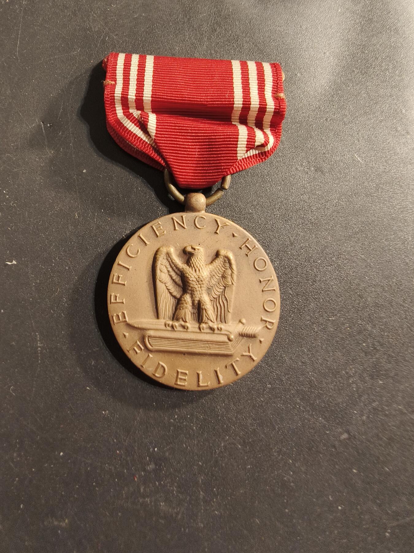 老王徽章第174期 美国陆军品德优良奖章    二战时期