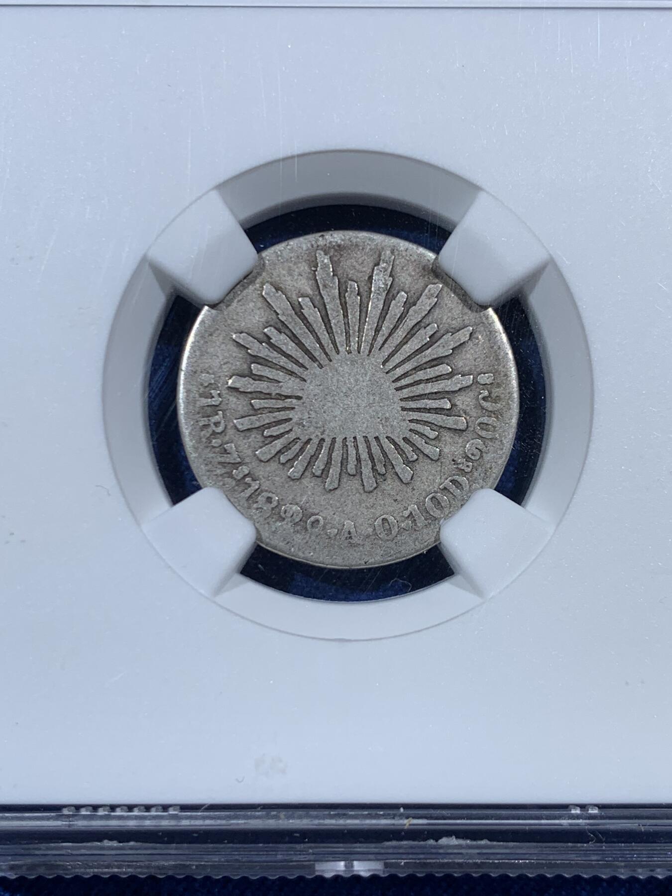 《竞宝斋》第454场 周日，周一 2场连拍 （全场包邮，欢迎送拍） 两枚一组 NGC VG8 墨西哥鹰洋辅币，辅币较主币数量少的多，一枚为ZS厂1868年2R银币，一枚为ZS厂1829年早期1R银币，出分不易，是为凑品种不二之选，还是N盒连号，收藏佳品，