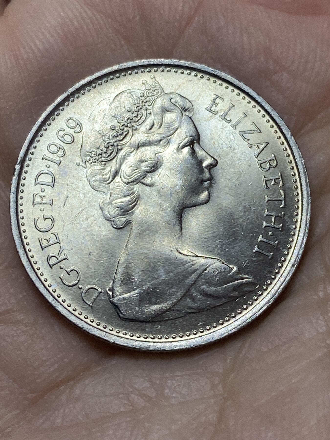 2026年第三场(总第一百七十二场）外国好品散币场(免佣金) 英国🇬🇧1969年5新便士(伊丽莎白二世中年花冠，十进制第一版)