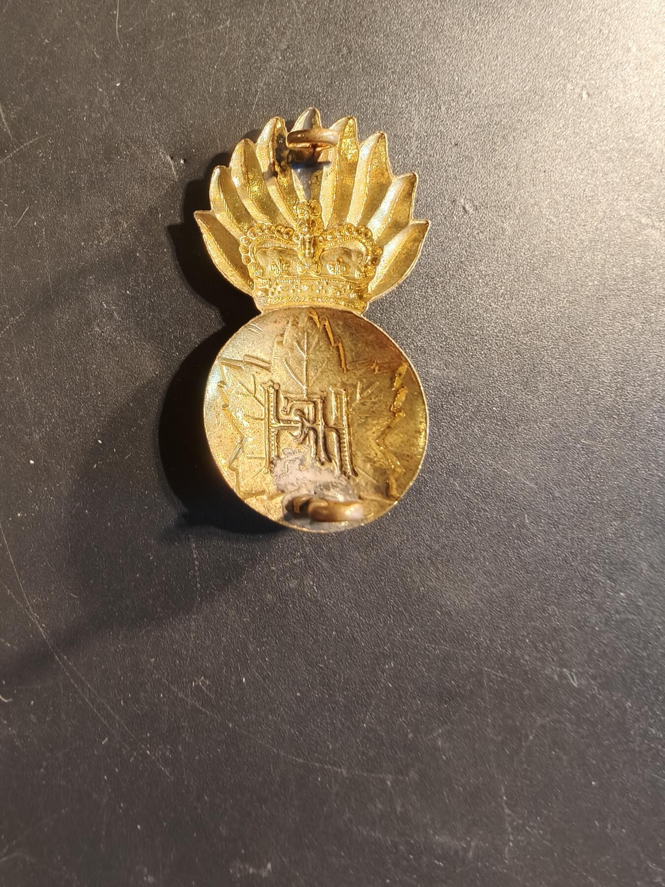 老王徽章第174期 英国皇家高地燧发枪团帽徽    一战时期