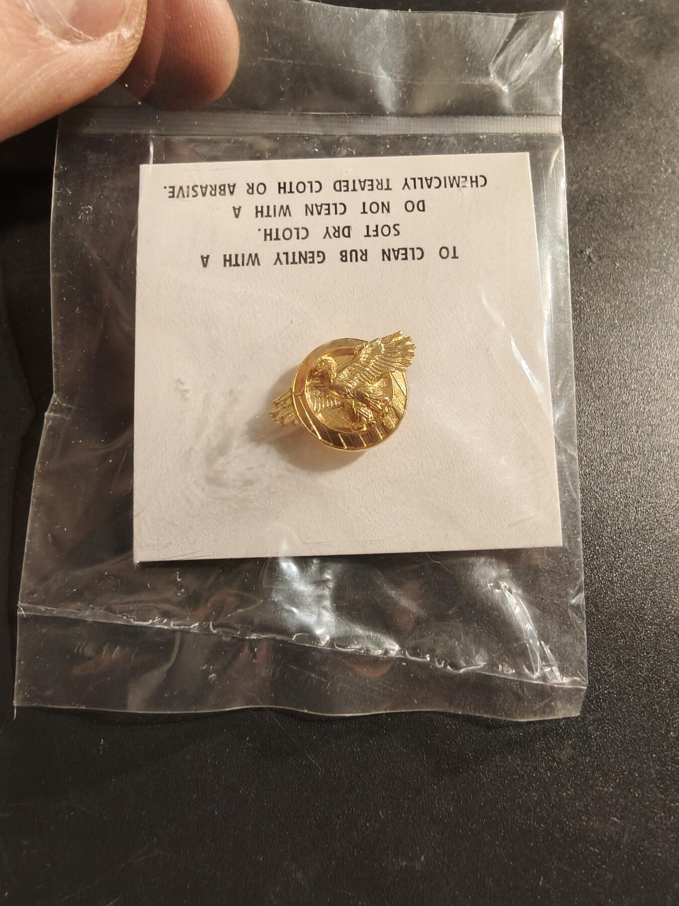 老王徽章第174期 美国陆军老兵荣誉证章    未拆封