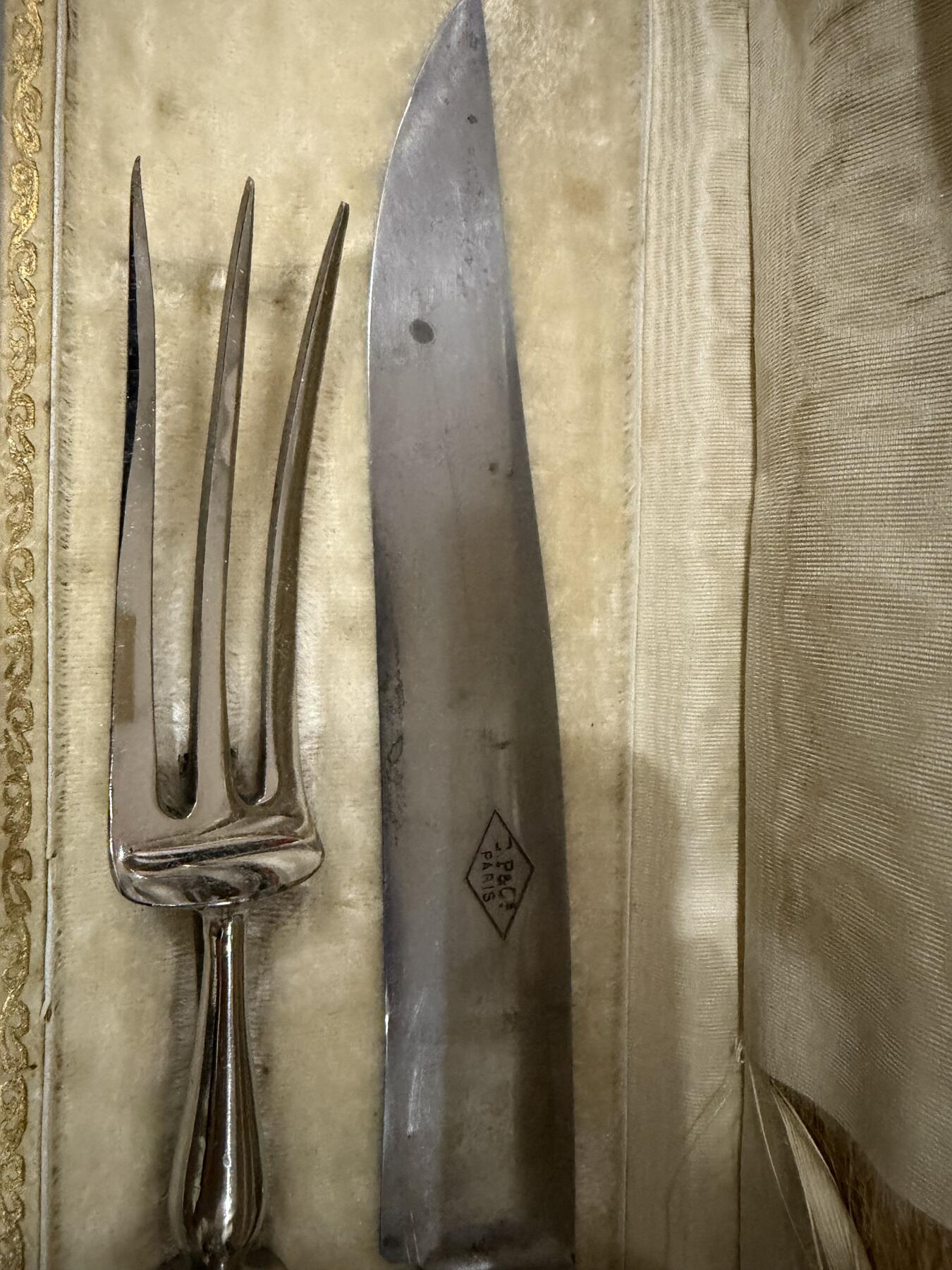 海外回流精品（欧美专场） 欧走回流纯银餐具，刀柄与叉柄处为纯银。共计207.3g。