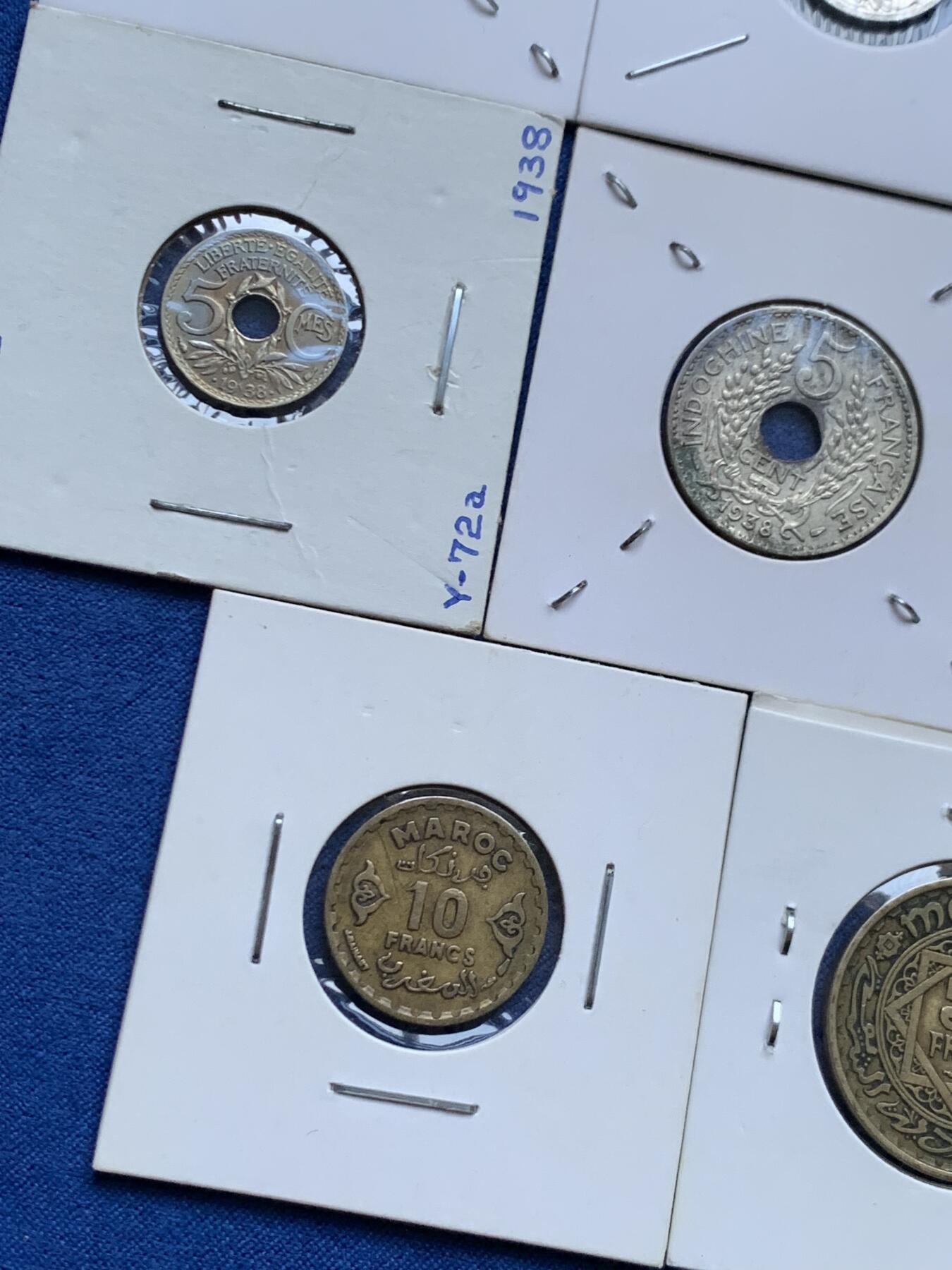 《竞宝斋》第454场 周日，周一 2场连拍 （全场包邮，欢迎送拍） 八枚一组 波兰钱币3枚，摩洛哥钱币3枚和法国钱币2枚