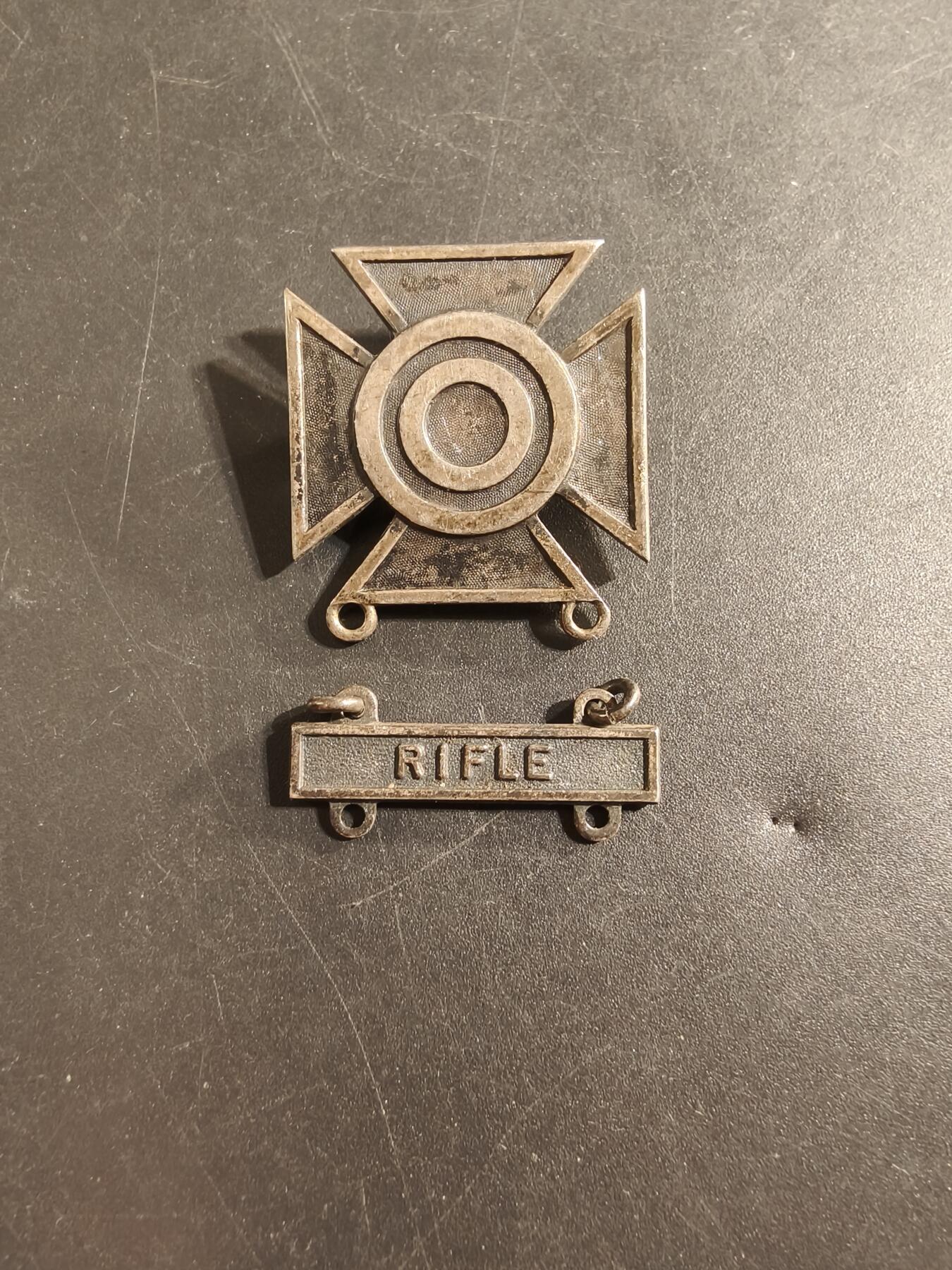 老王徽章第174期 美国陆军神射手技能章   二战时期横针版   925银   步枪勋条   10.4g