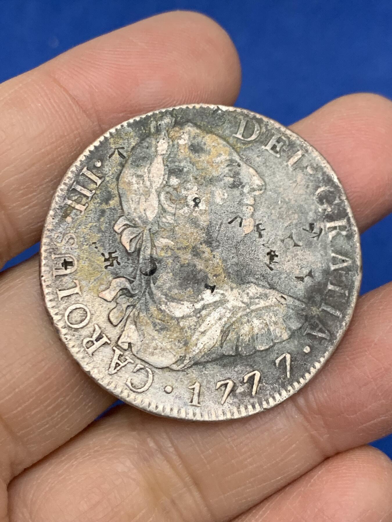 《竞宝斋》第454场 周日，周一 2场连拍 （全场包邮，欢迎送拍） 1777好年份特年，西班牙双柱卡洛斯三世，有伤