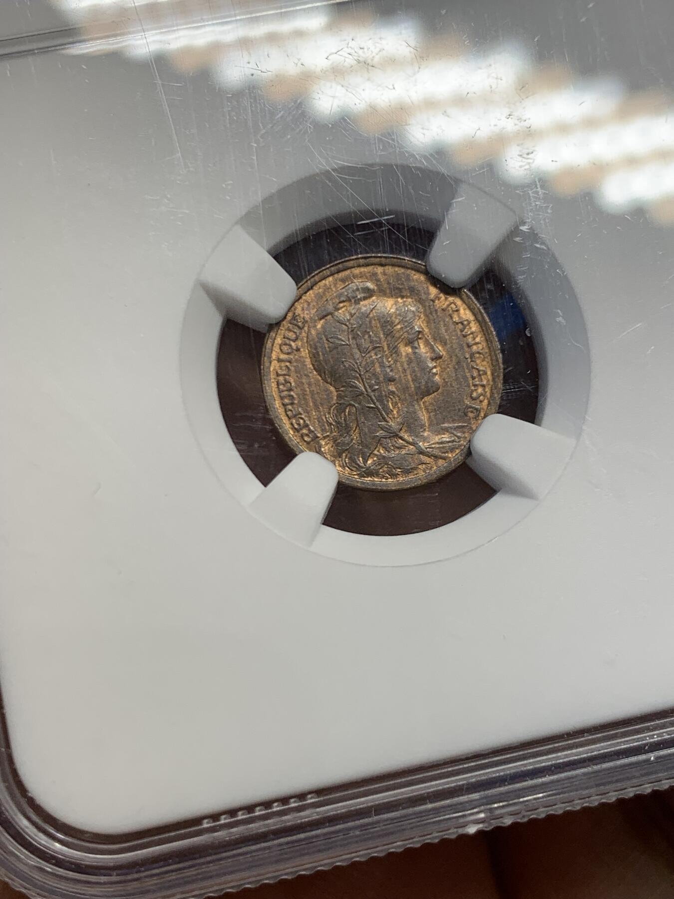 《竞宝斋》第454场 周日，周一 2场连拍 （全场包邮，欢迎送拍） NGC MS63RB 法国1911年1分铜币