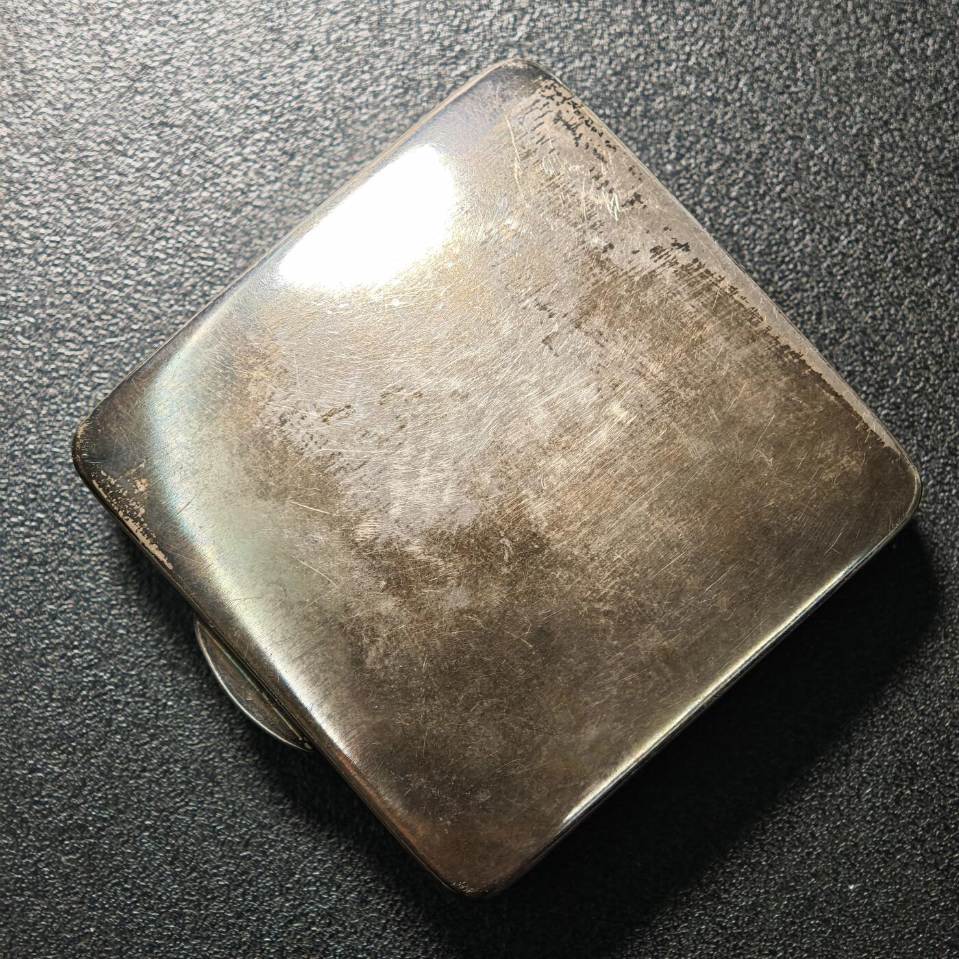 【德藏】世界币章拍卖第160期 1938年 英国谢菲尔德烟丝银盒 925银 银盒 原味包浆 直径约：56.5mm；重约：55.8g