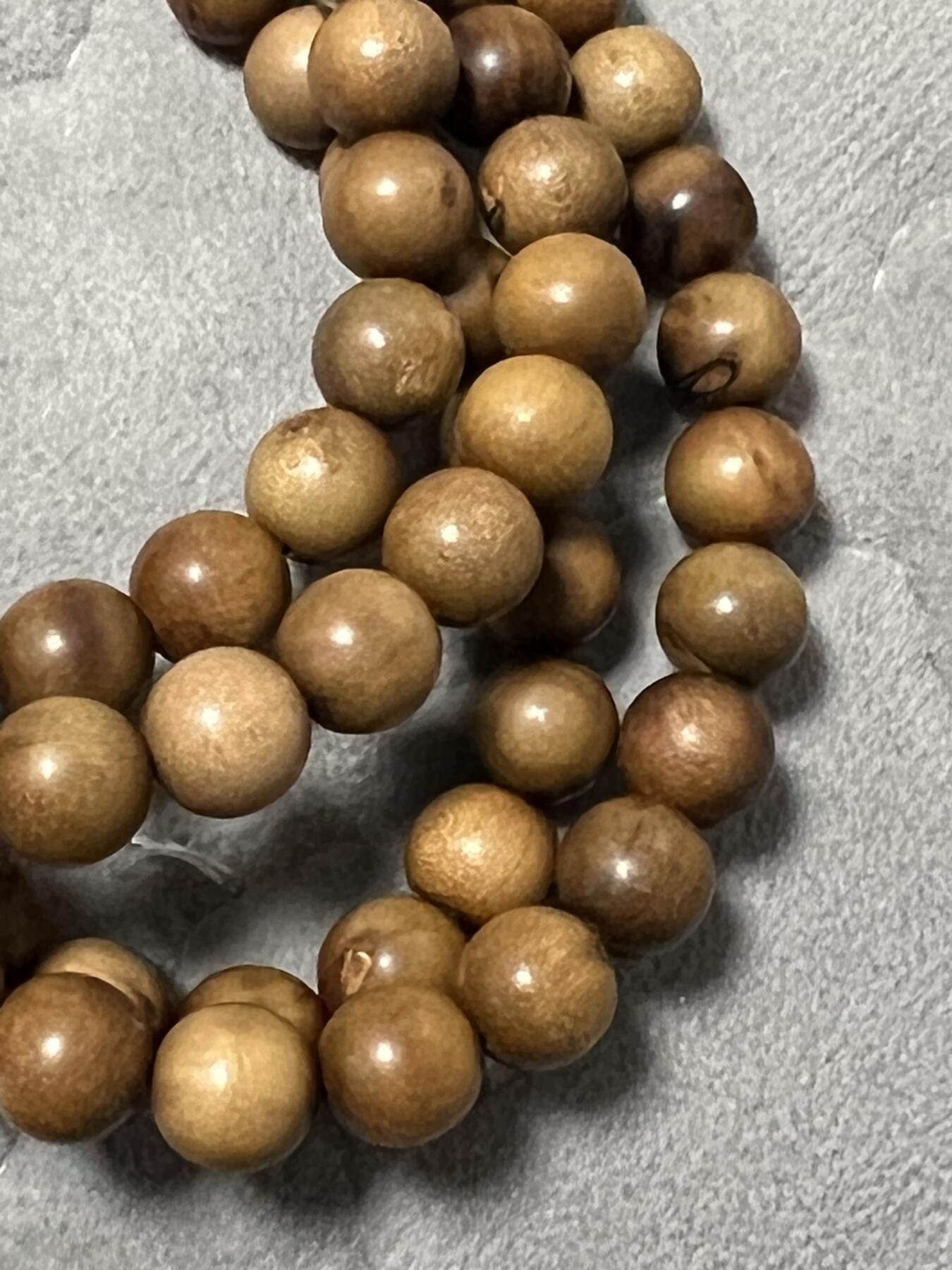 零元拍：正区印度老山檀 108/0.8长串 有珠子有裂带留疤 ，不影响品香