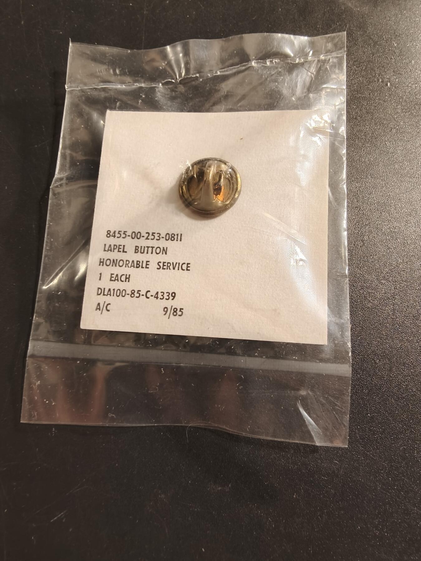 老王徽章第174期 美国陆军老兵荣誉证章    未拆封