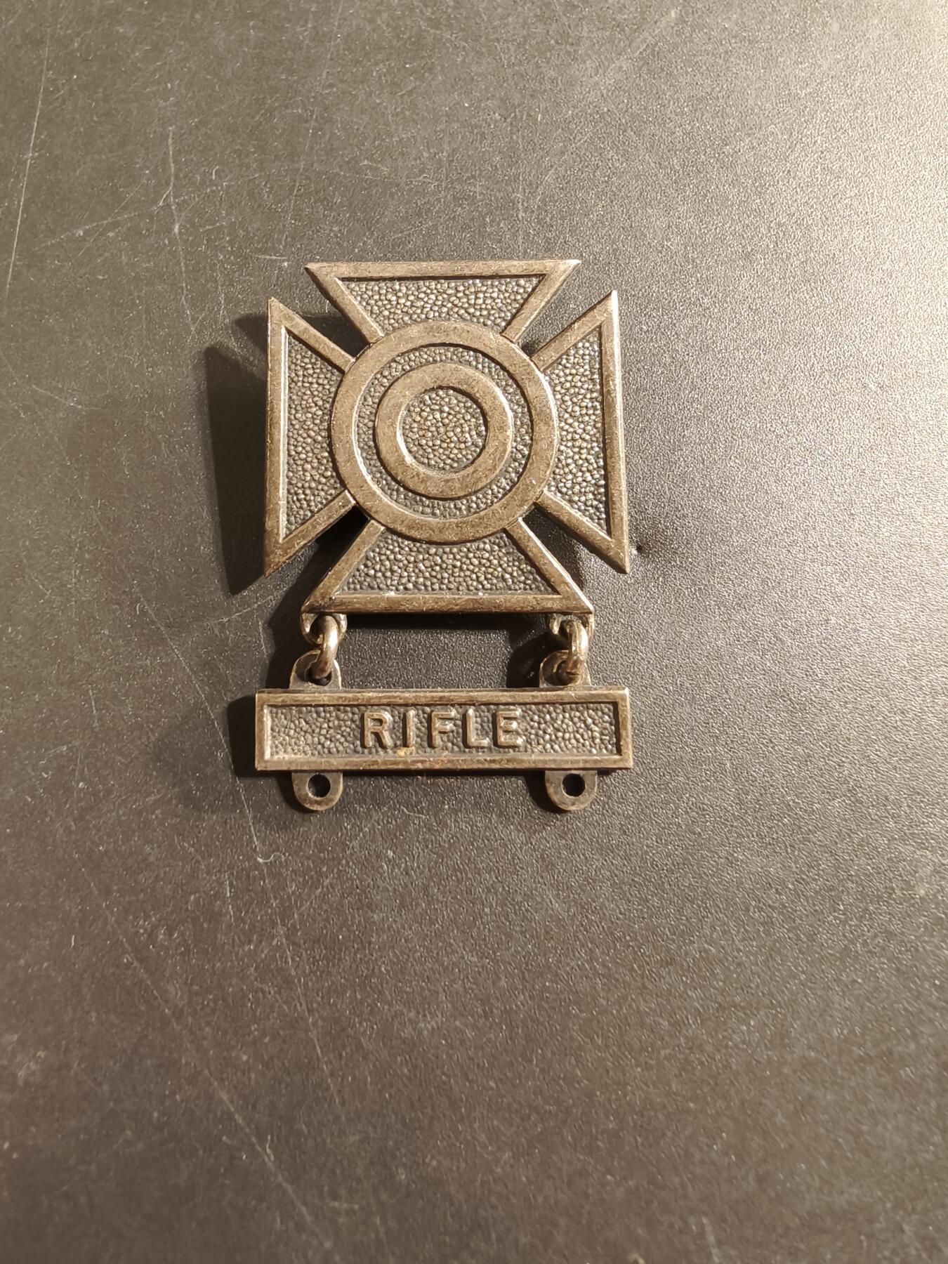 老王徽章第174期 美国陆军神射手技能章   二战时期横针版   925银   步枪勋条   10.7g