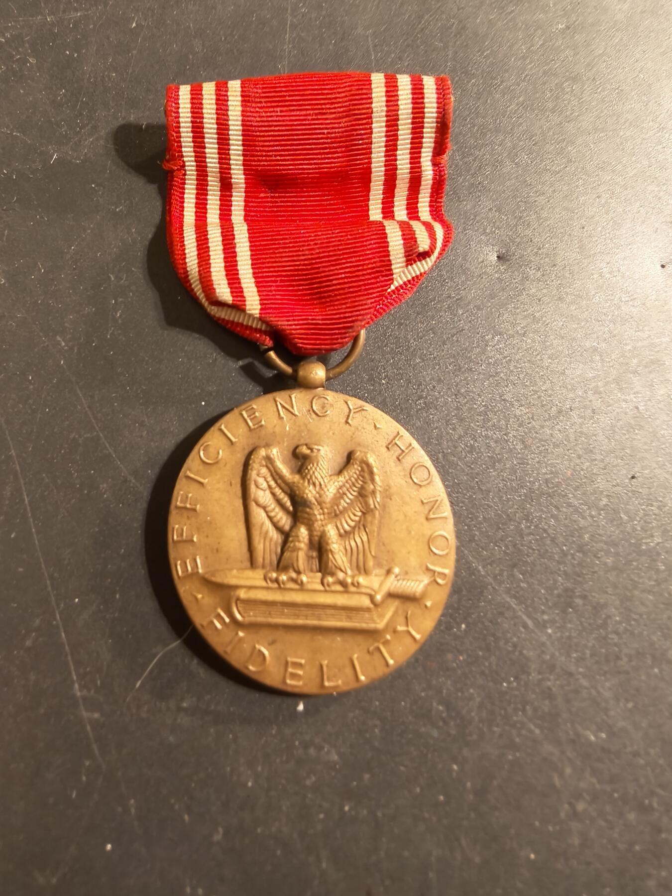 老王徽章第174期 美国陆军品德优良奖章    二战时期